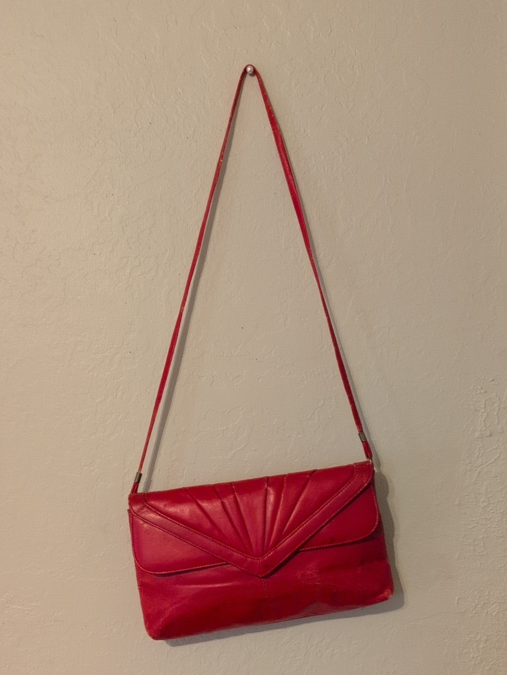 Red Women's Vintage Leather Shoulder Bag - Classic Clean Envelope Style